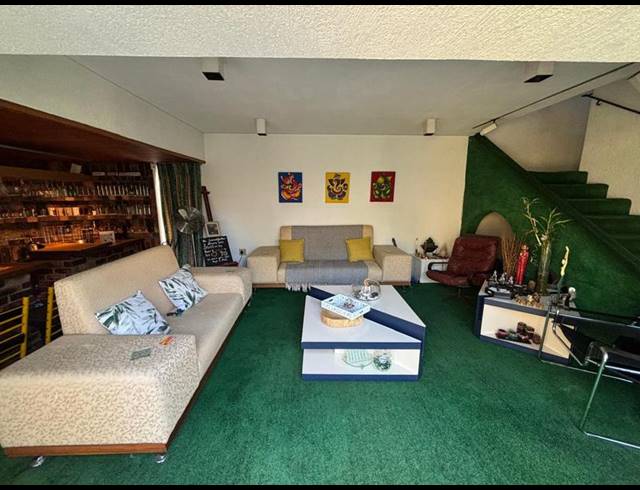 4 BEDROOM HOUSE FOR SALE IN RESERVOIR HILLS